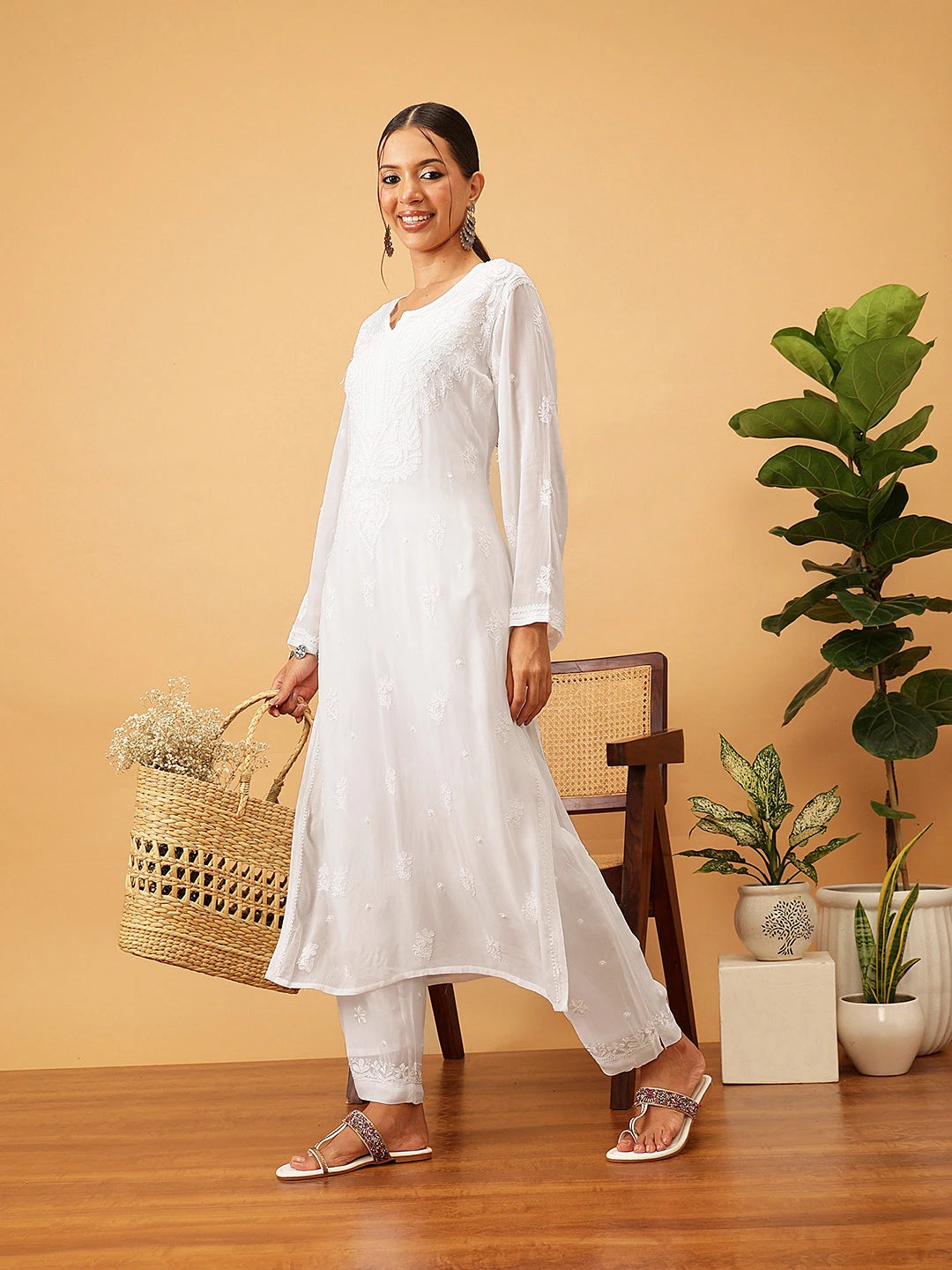 Ada Hand Embroidered White Viscose Georgette Lucknowi Chikankari Kurta Set A811292