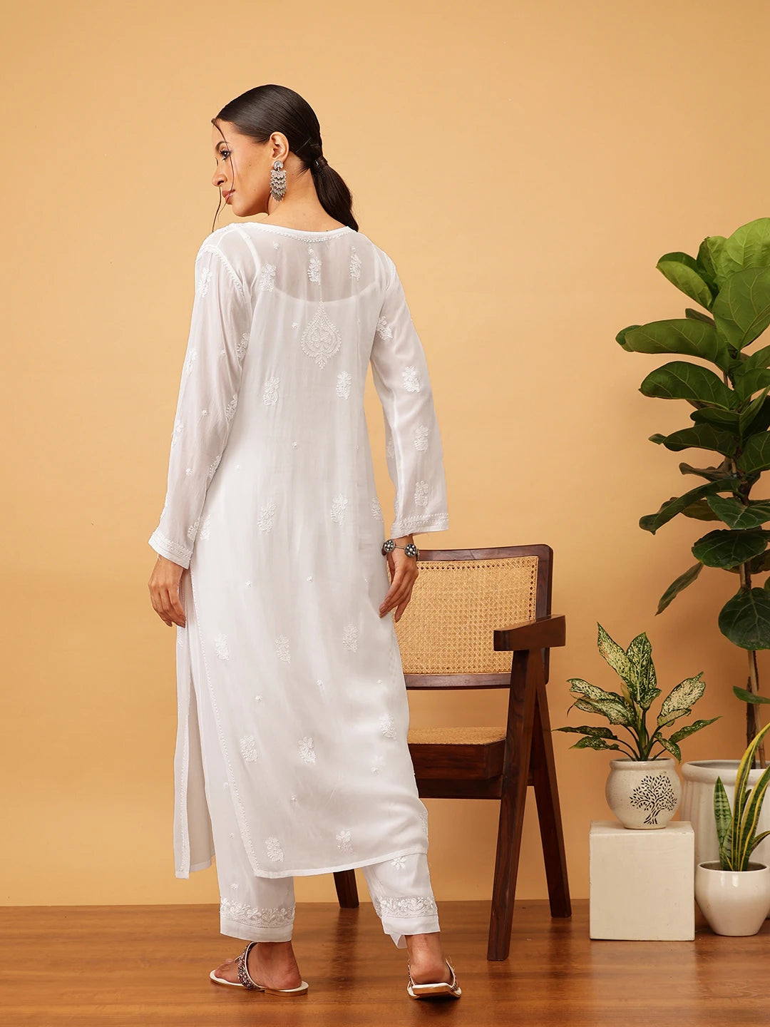 Ada Hand Embroidered White Viscose Georgette Lucknowi Chikankari Kurta Set A811292