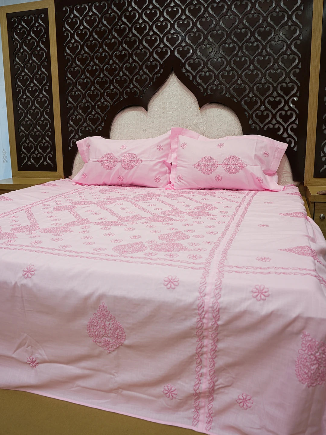 Ada Hand Embroidered Pink Linen Lucknowi Chikankari Bed Sheet With Pillow Cover Set 01A599680