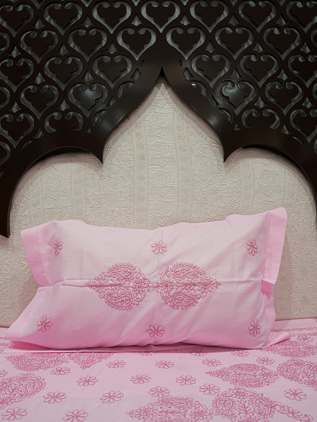 Ada Hand Embroidered Pink Linen Lucknowi Chikankari Bed Sheet With Pillow Cover Set 01A599680