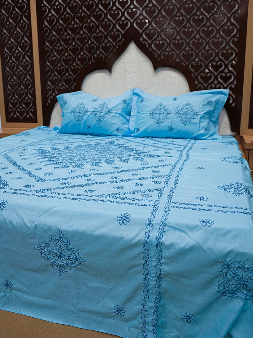 Ada Hand Embroidered Blue Linen Lucknowi Chikankari Bed Sheet With Pillow Cover Set 01A599682