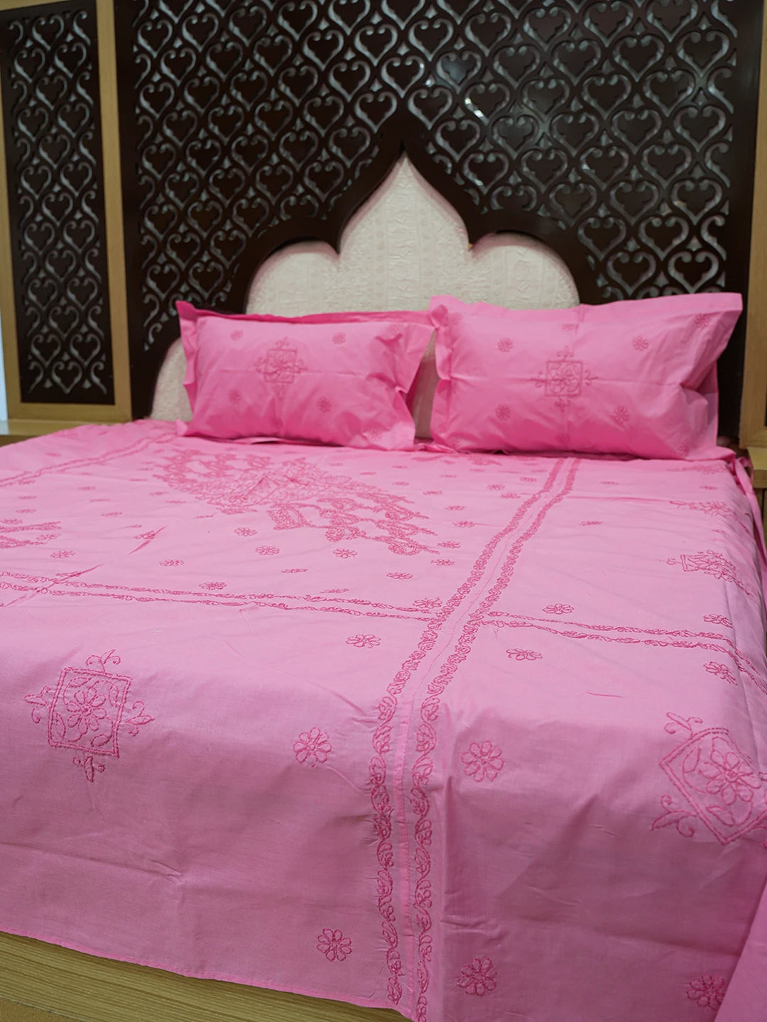 Ada Hand Embroidered Pink Cotton Lucknowi Chikankari Bed Sheet With Pillow Cover Set 01A376925