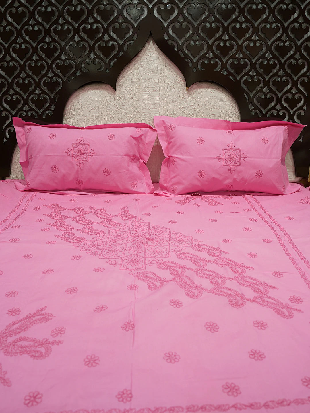Ada Hand Embroidered Pink Cotton Lucknowi Chikankari Bed Sheet With Pillow Cover Set 01A376925