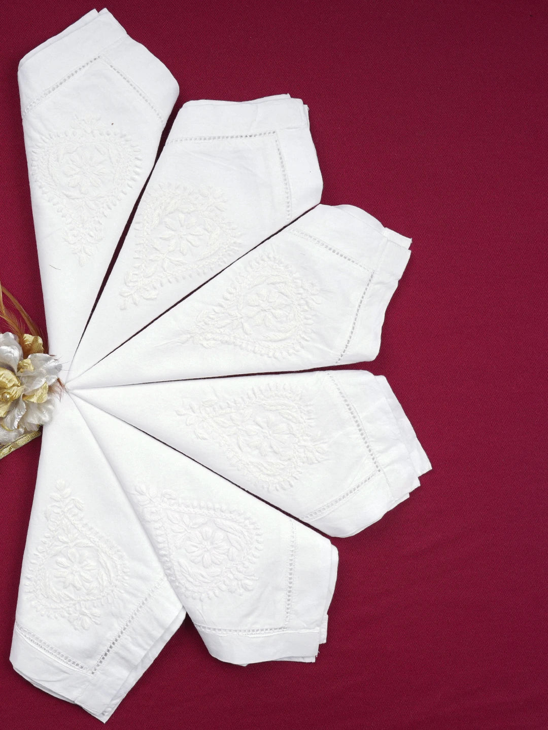 Ada Hand Embroidered White Cotton Lucknowi Chikan Napkin Set 01A614403