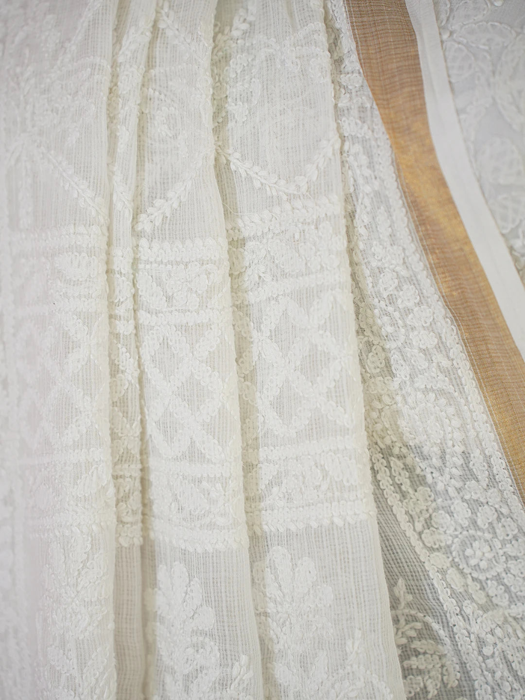 Ada Hand Embroidered White Kota Lucknowi Chikankari Saree With Blouse 01A608093