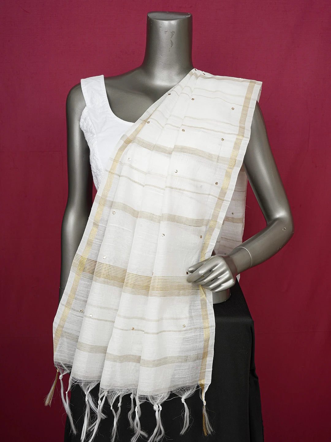 Ada Hand Embroidered White Chanderi Lucknowi Chikankari Dupatta With Muqaish & Zari Work 01A383496