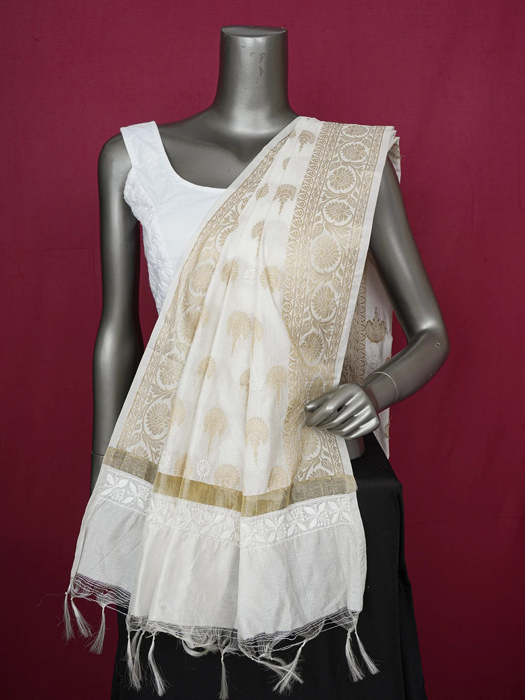 Ada Hand Embroidered White Chanderi Lucknowi Chikankari Dupatta With Zari Work 01A496003