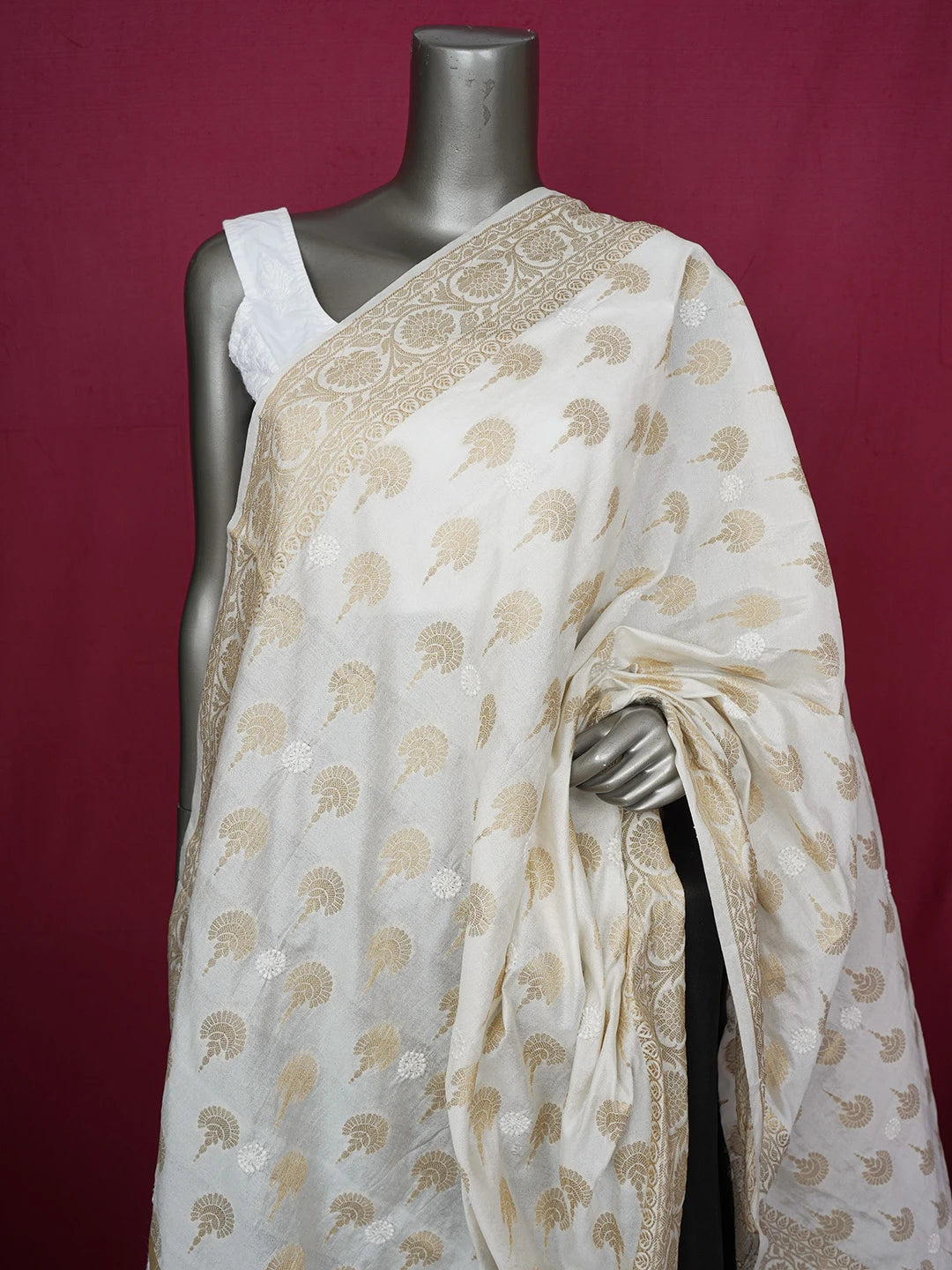 Ada Hand Embroidered White Chanderi Lucknowi Chikankari Dupatta With Zari Work 01A496003