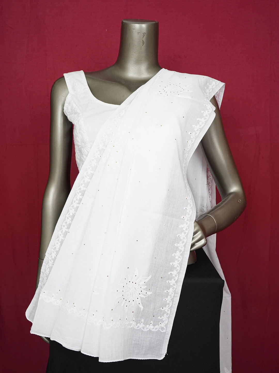 Ada Hand Embroidered White Cotton Lucknowi Chikankari Dupatta With Muqaish Work 01A597399