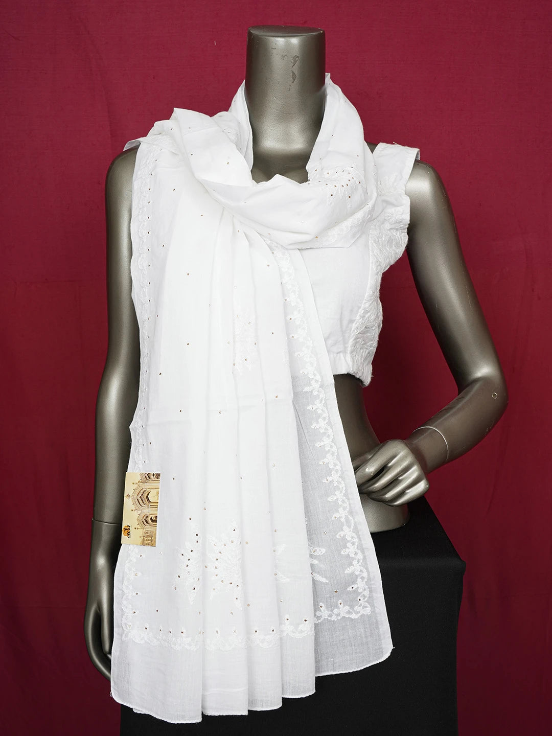 Ada Hand Embroidered White Cotton Lucknowi Chikankari Dupatta With Muqaish Work 01A597399