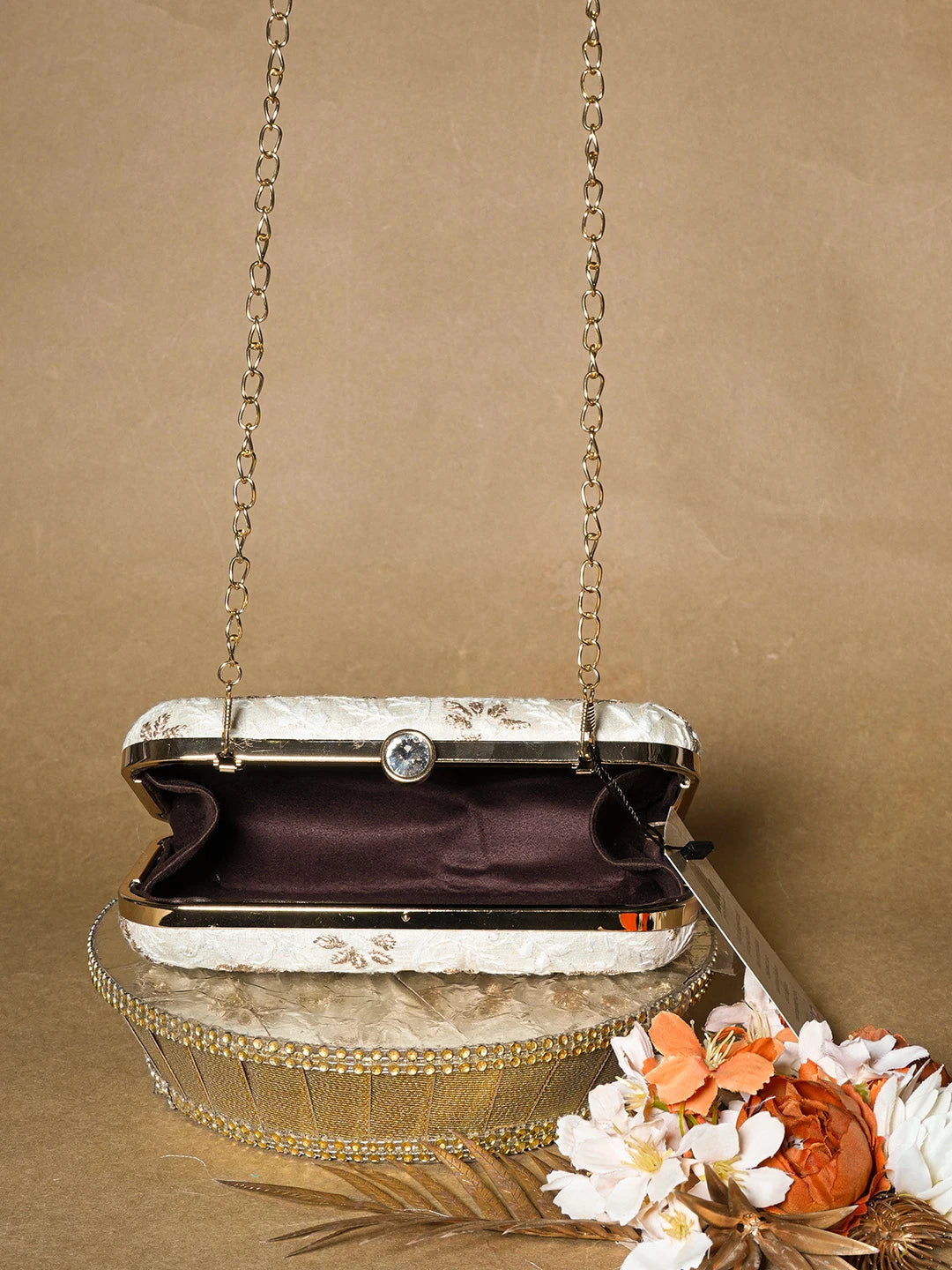 Ada Hand Embroidered Cream Silk Lucknowi Chikankari Clutch With Zari Work 01A649316