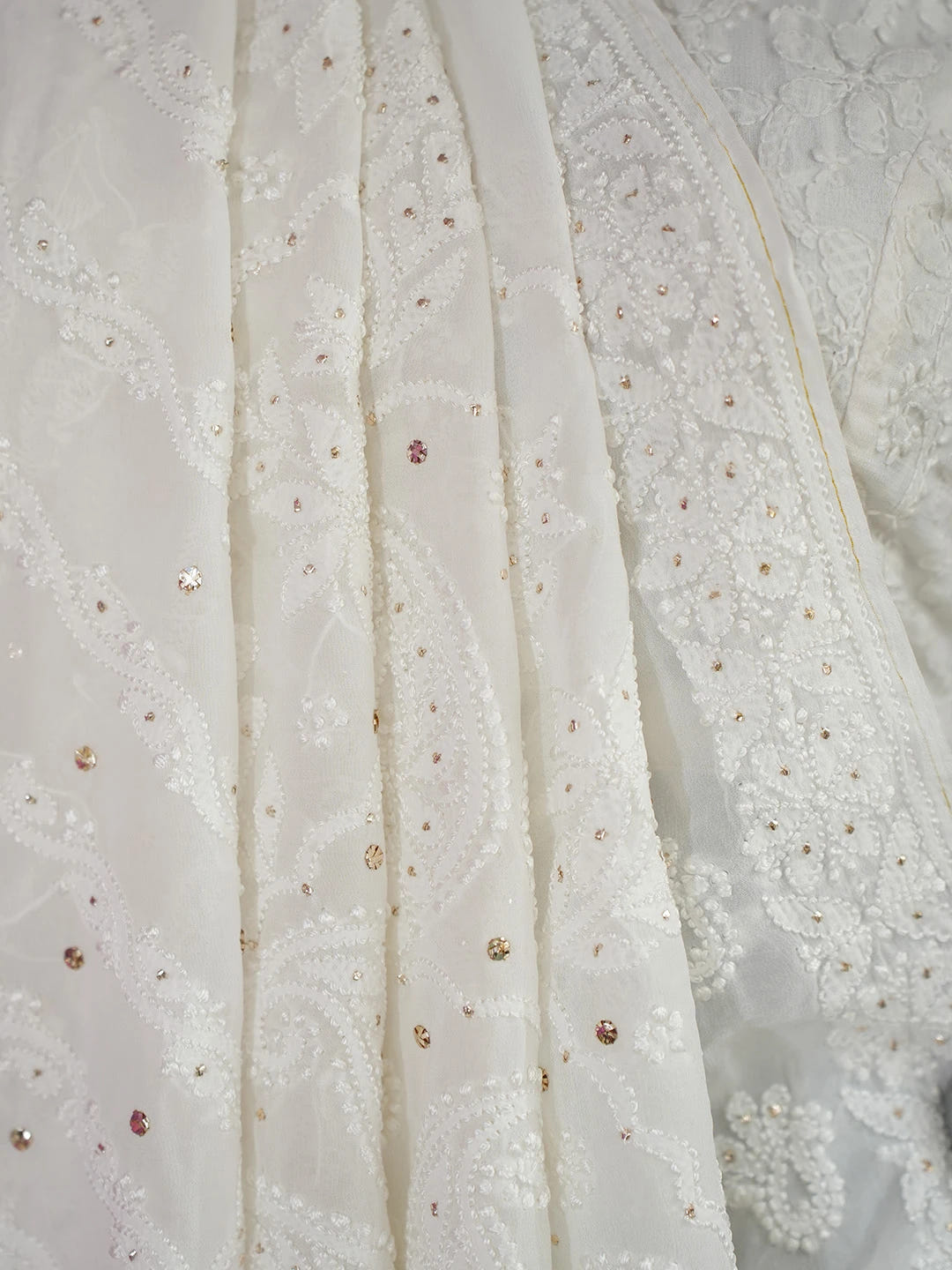 Ada Hand Embroidered White Viscose Georgette Lucknowi Chikankari Saree/Blouse With Muqaish Work 01A670746