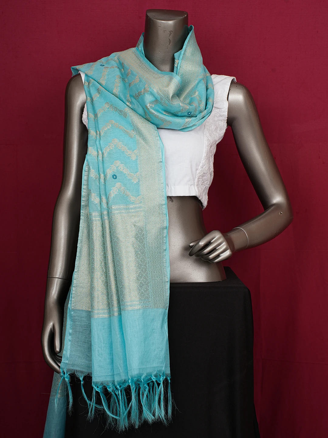 Ada Hand Embroidered Sky Blue Chiffon Lucknowi Chikankari Dupatta With Zari Work 01A508611