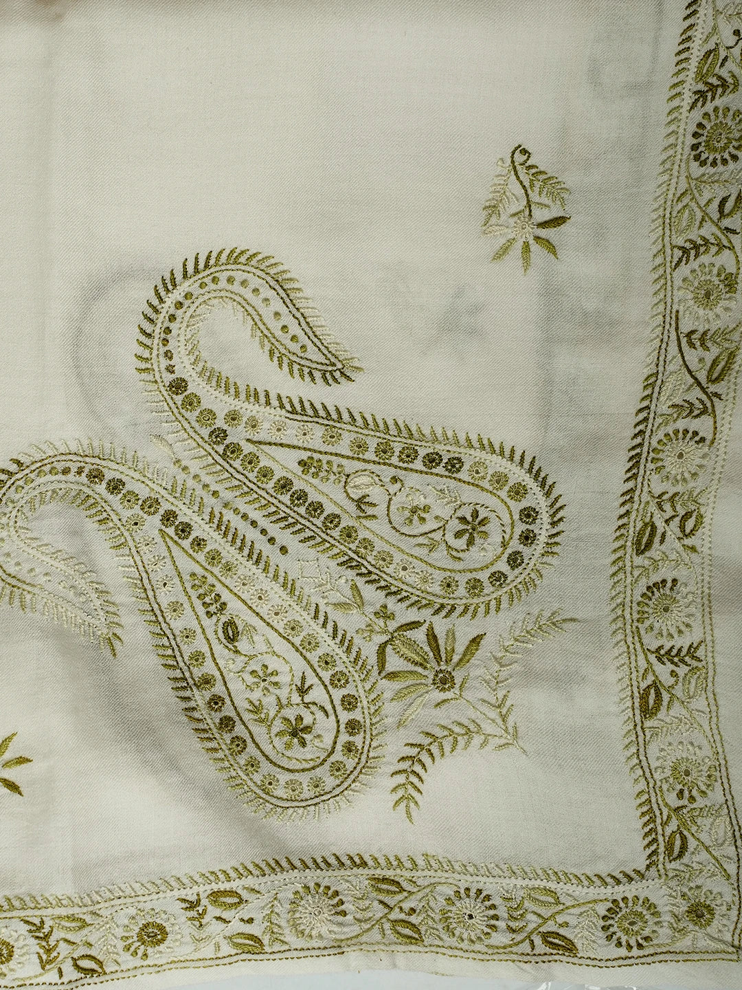 Ada Hand Embroidered White Pashmina Lucknowi Chikankari Do Taar Shawl 01A536070