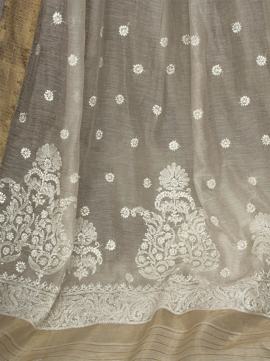 Ada Hand Embroidered White Chanderi Lucknowi Chikankari Saree With Blouse 01A681677
