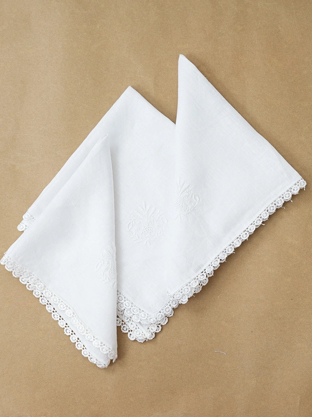 Ada Hand Embroidered White Linen Lucknowi Chikankari Napkin Set 01A670320