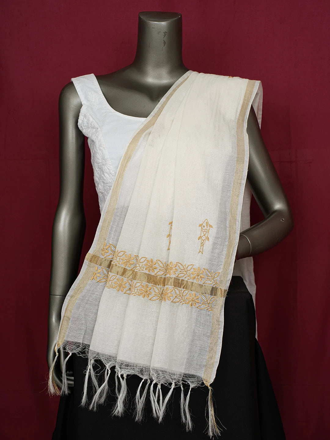 Ada Hand Embroidered White Chanderi Lucknowi Chikankari Dupatta 01A415667