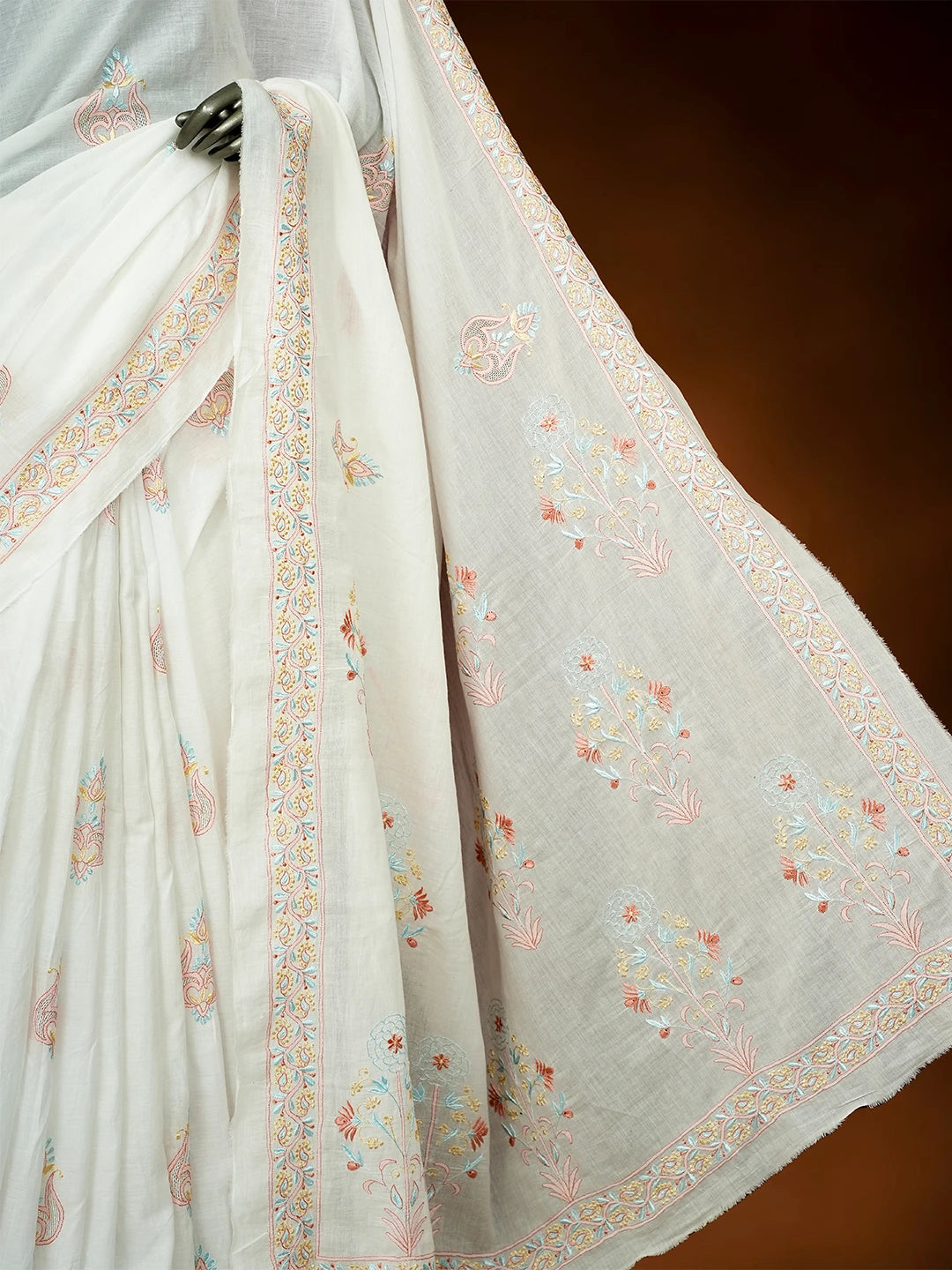 Ada Hand Embroidered White Cotton Lucknowi Chikankari Saree and Blouse 01A535060