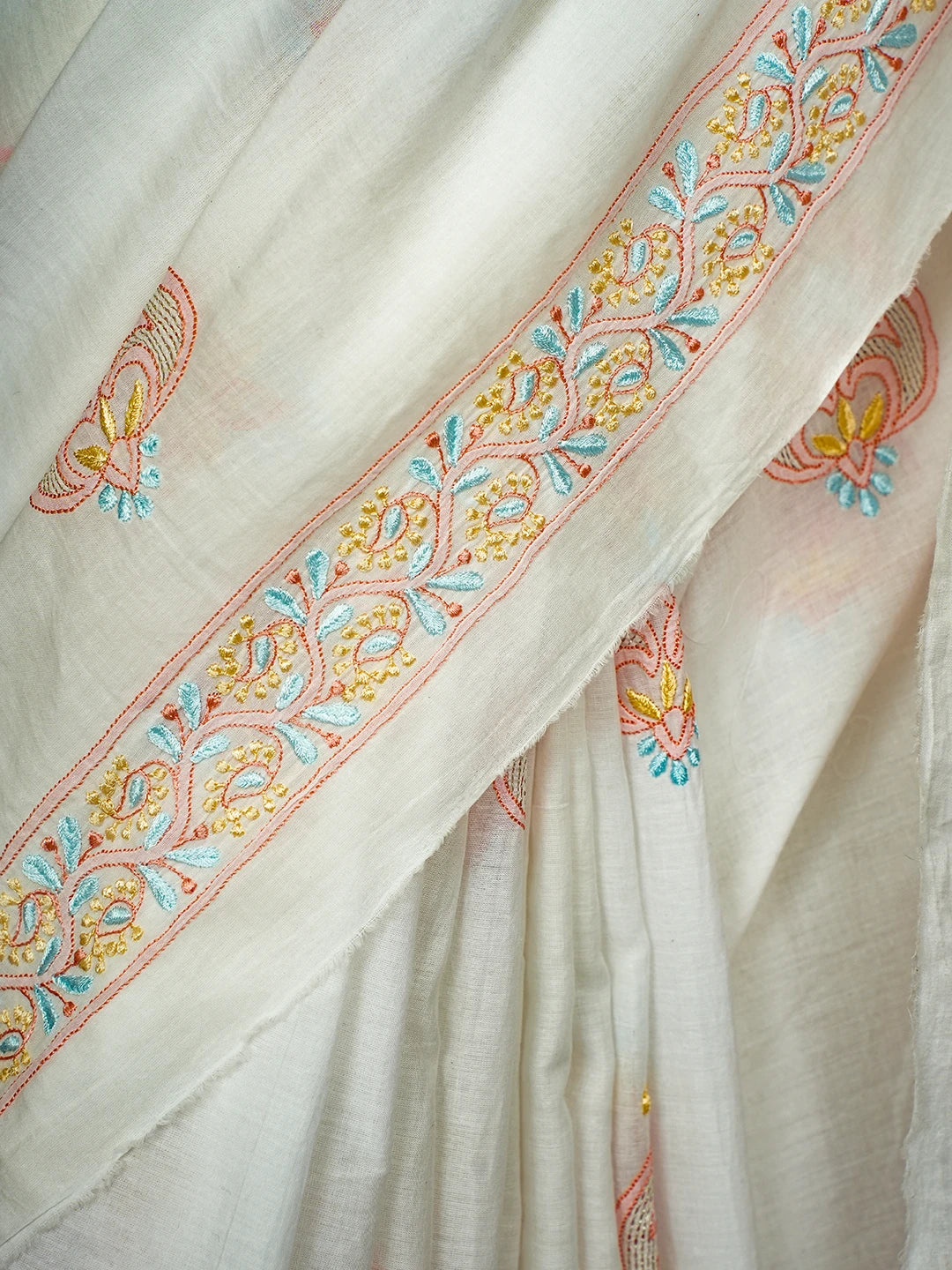 Ada Hand Embroidered White Cotton Lucknowi Chikankari Saree and Blouse 01A535060