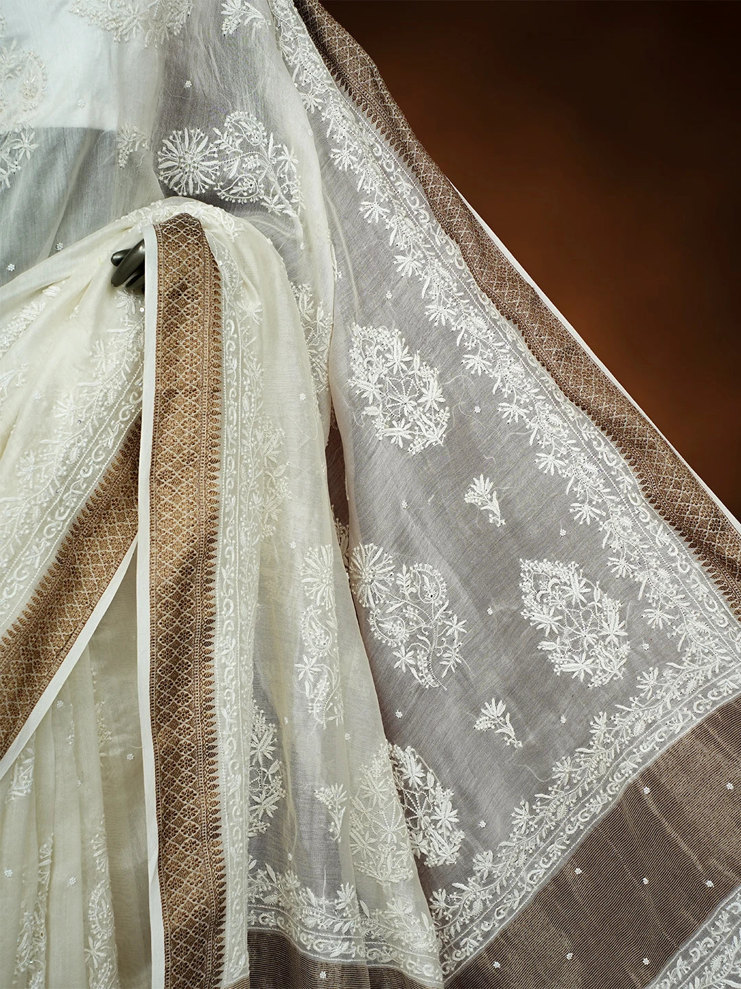 Ada Hand Embroidered White Chanderi Lucknowi Chikankari Saree and Blouse With Cutdana Work 01A642947