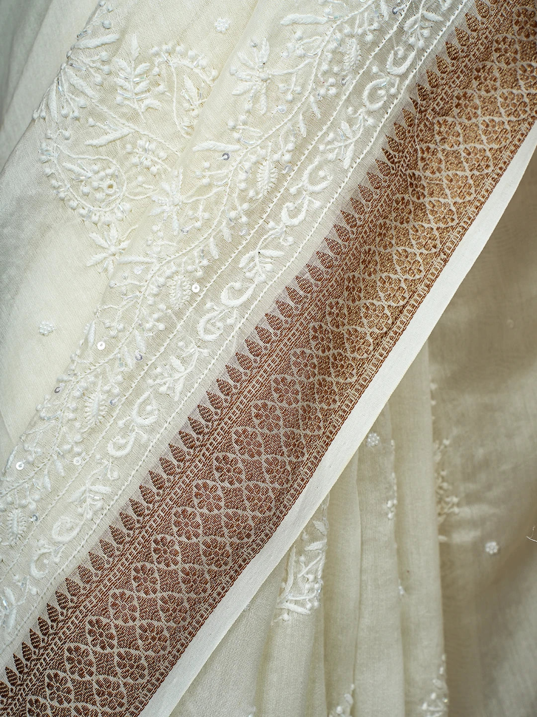 Ada Hand Embroidered White Chanderi Lucknowi Chikankari Saree and Blouse With Cutdana Work 01A642947