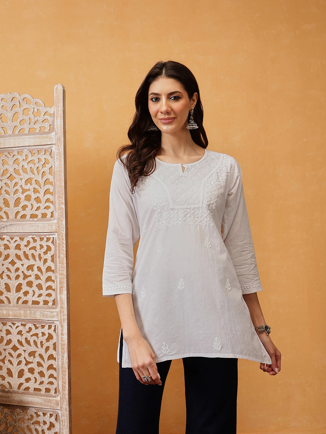 Ada Hand Embroidered White Cotton Lucknowi Chikankari Kurti A911364