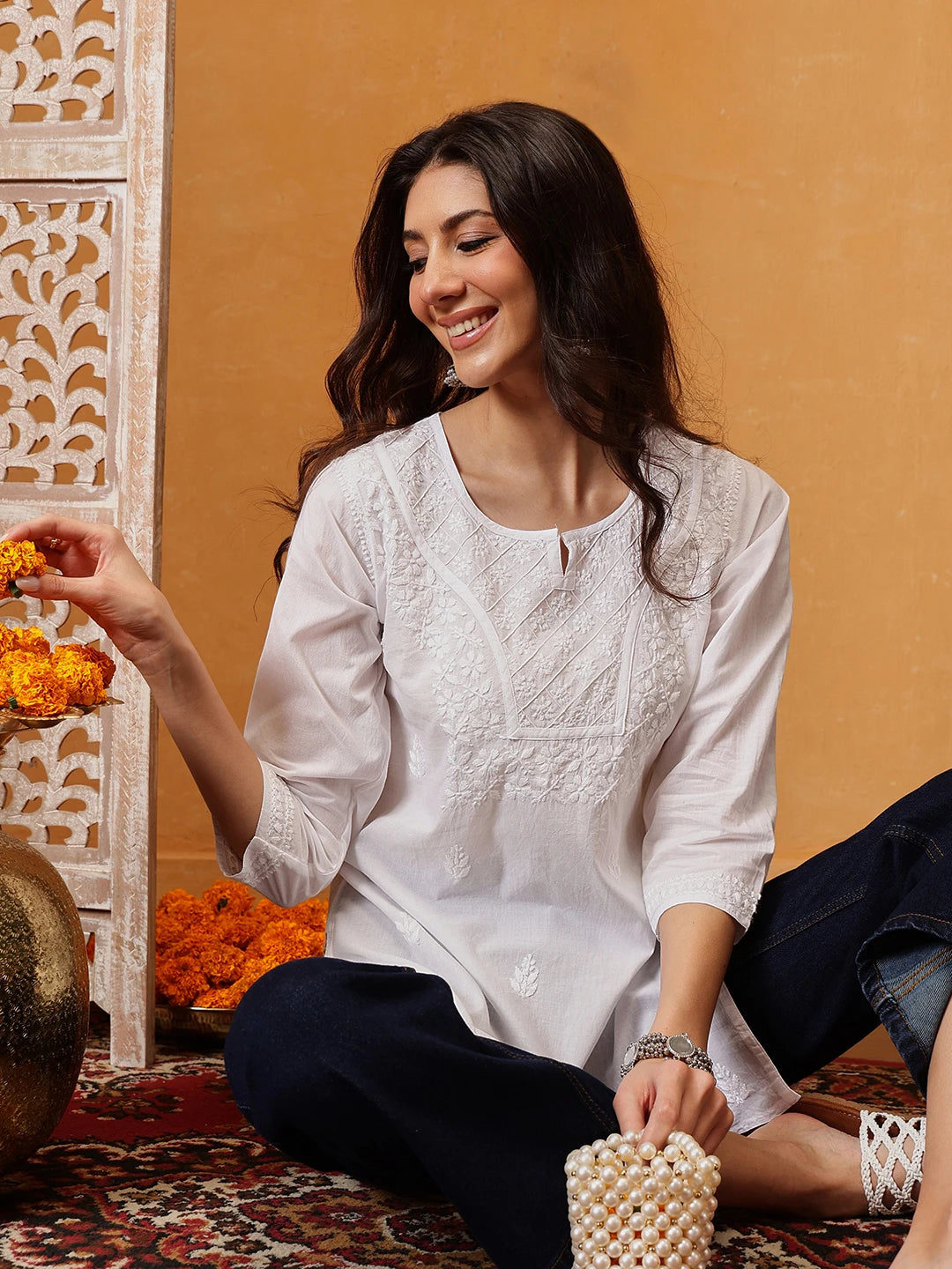 Ada Hand Embroidered White Cotton Lucknowi Chikankari Kurti A911364