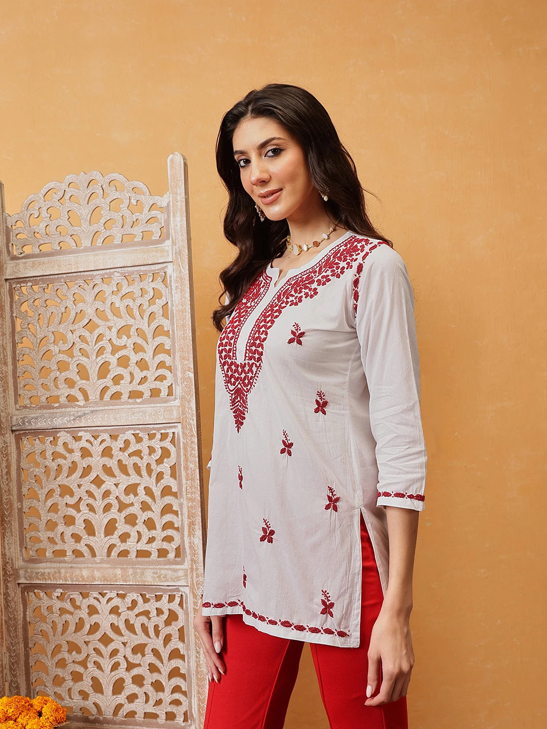 Ada Hand Embroidered White Cotton Lucknowi Chikankari Short Kurti A911478