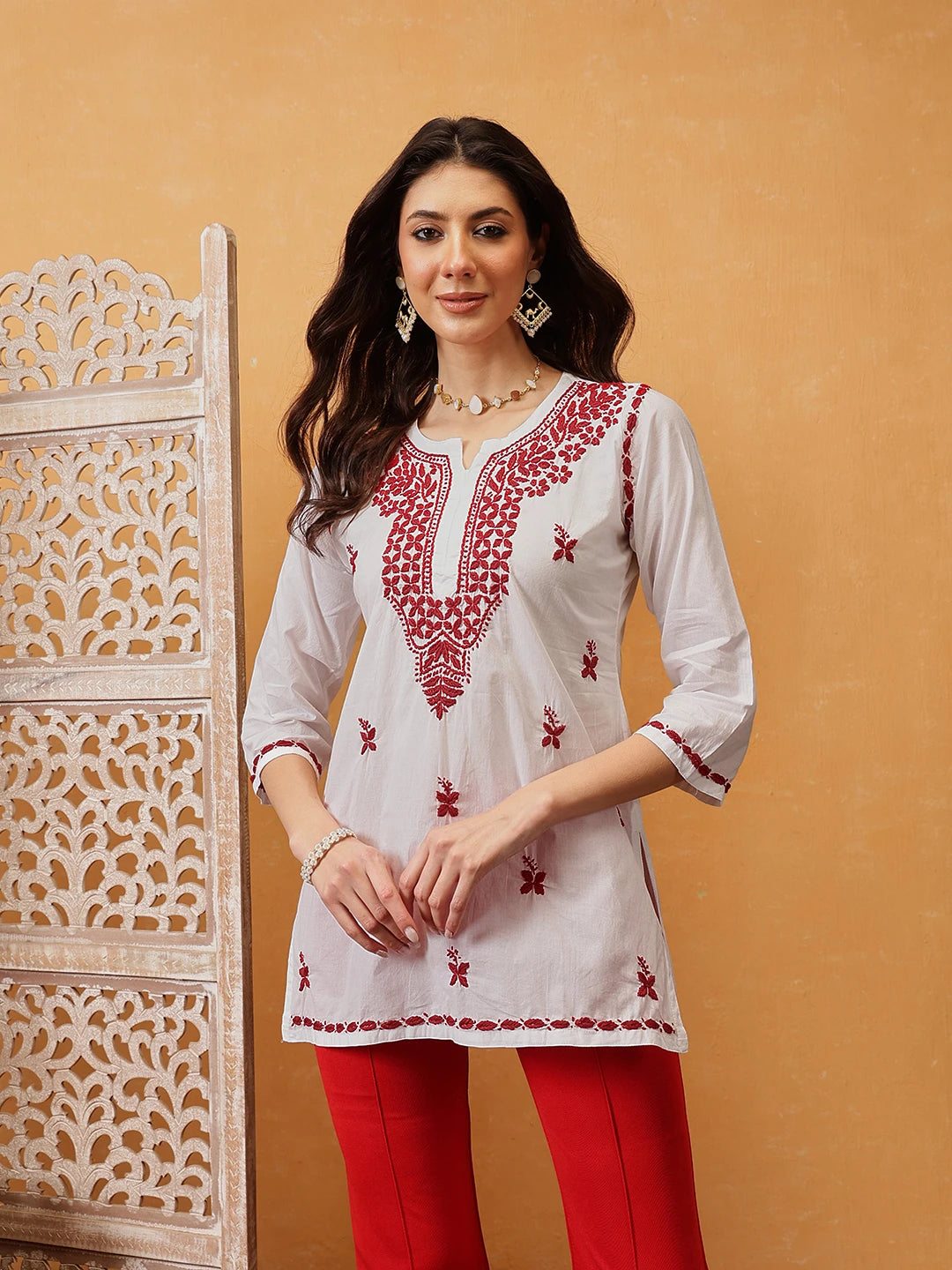 Ada Hand Embroidered White Cotton Lucknowi Chikankari Short Kurti A911478