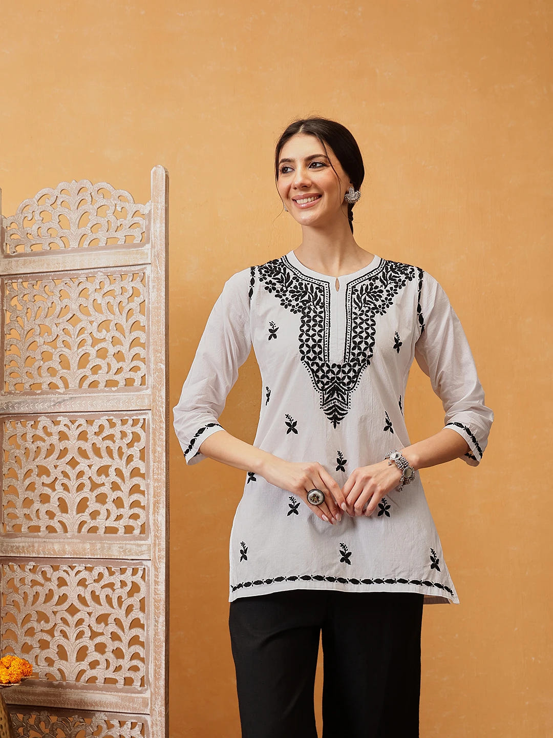 Ada Hand Embroidered White Cotton Lucknowi Chikankari Short Kurti A911479