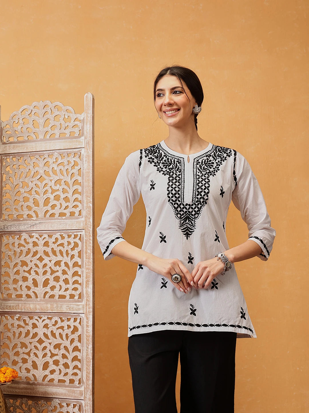 Ada Hand Embroidered White Cotton Lucknowi Chikankari Short Kurti A911479