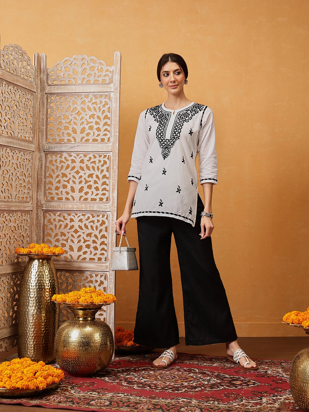 Ada Hand Embroidered White Cotton Lucknowi Chikankari Short Kurti A911479