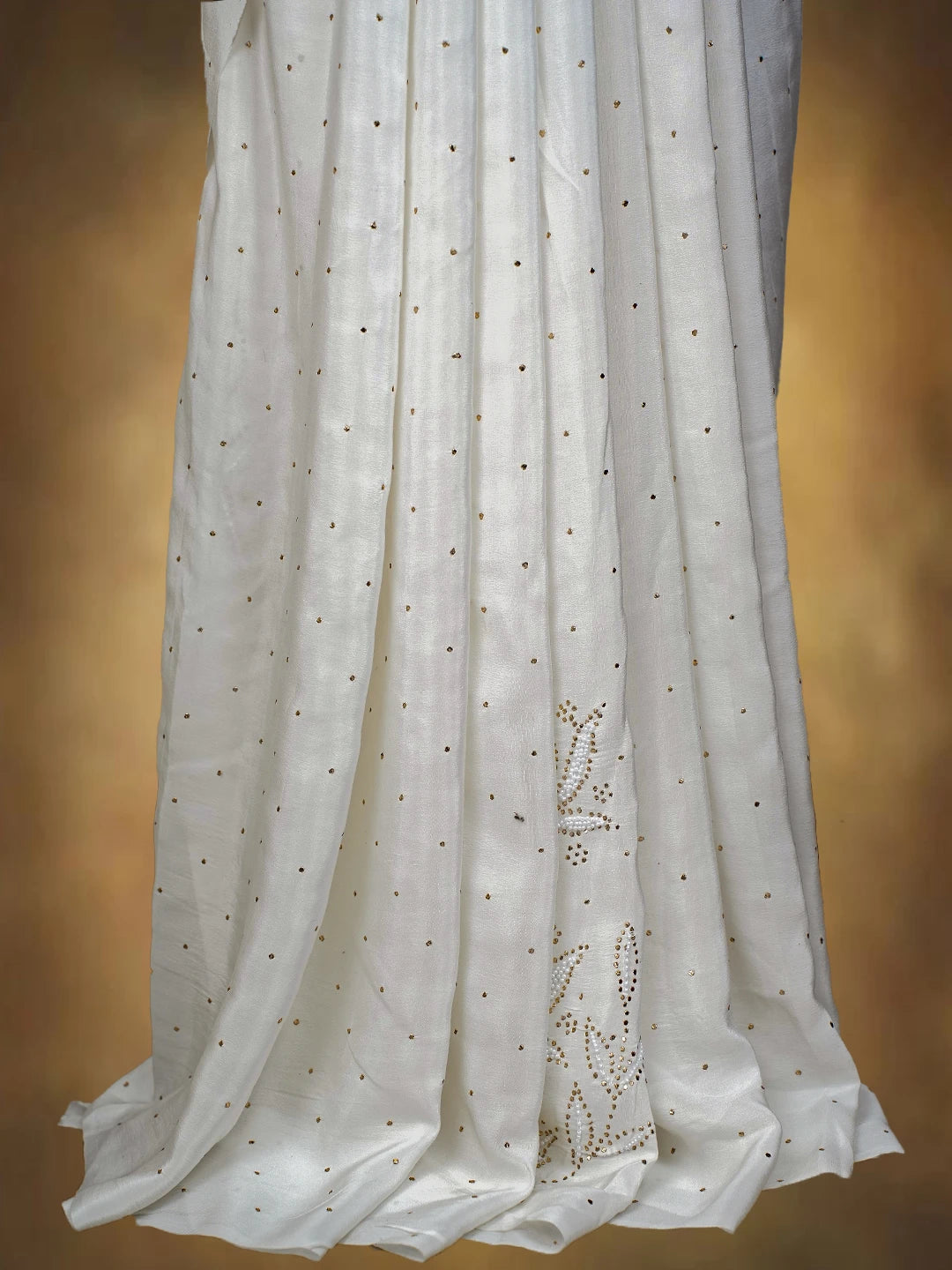 Ada Hand Embroidered White Pure Crepe Lucknowi Chikankari Saree and Blouse With Mukaish Work 01A509587