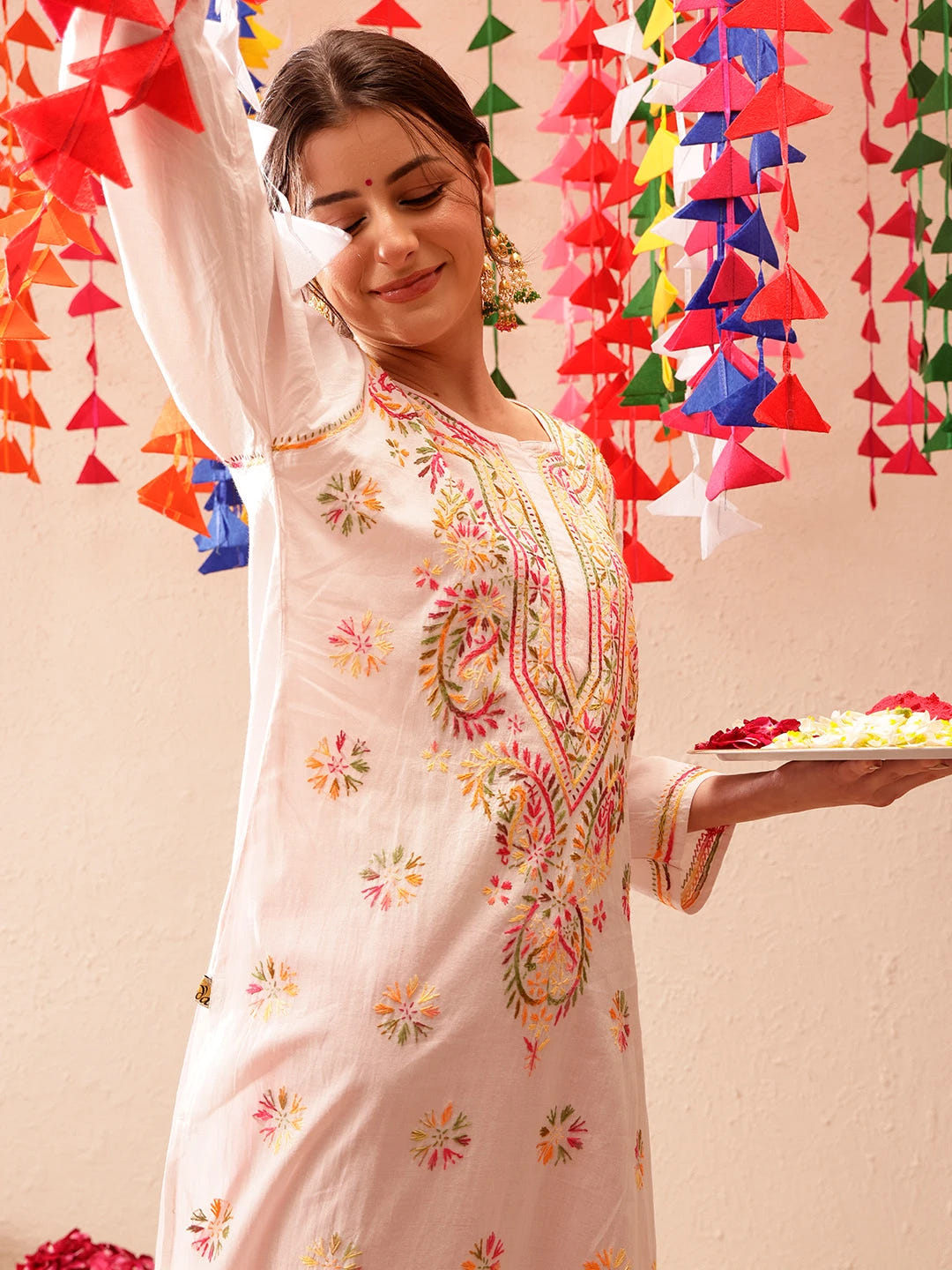 Ada Hand Embroidered White Cotton Lucknowi Chikankari Straight Kurta A207576
