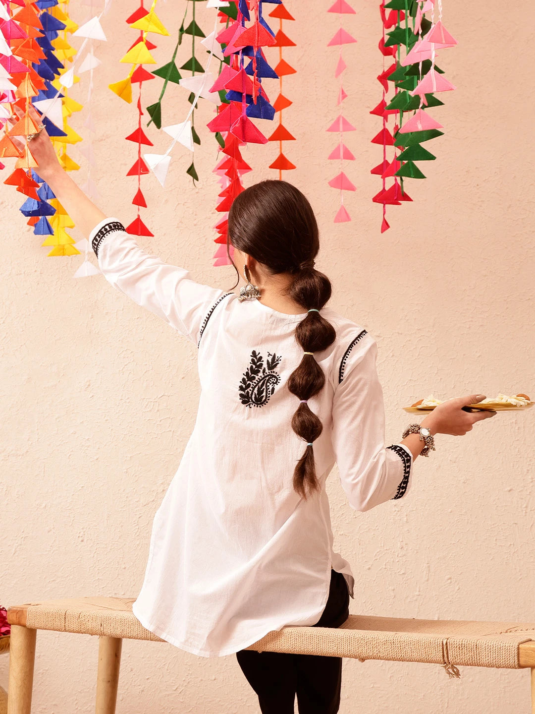 Ada Hand Embroidered White Cotton Lucknowi Chikankari Short Kurti A911111