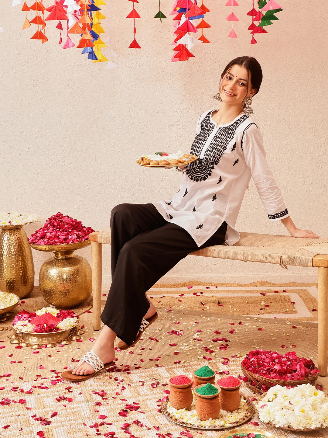 Ada Hand Embroidered White Cotton Lucknowi Chikankari Short Kurti A911111