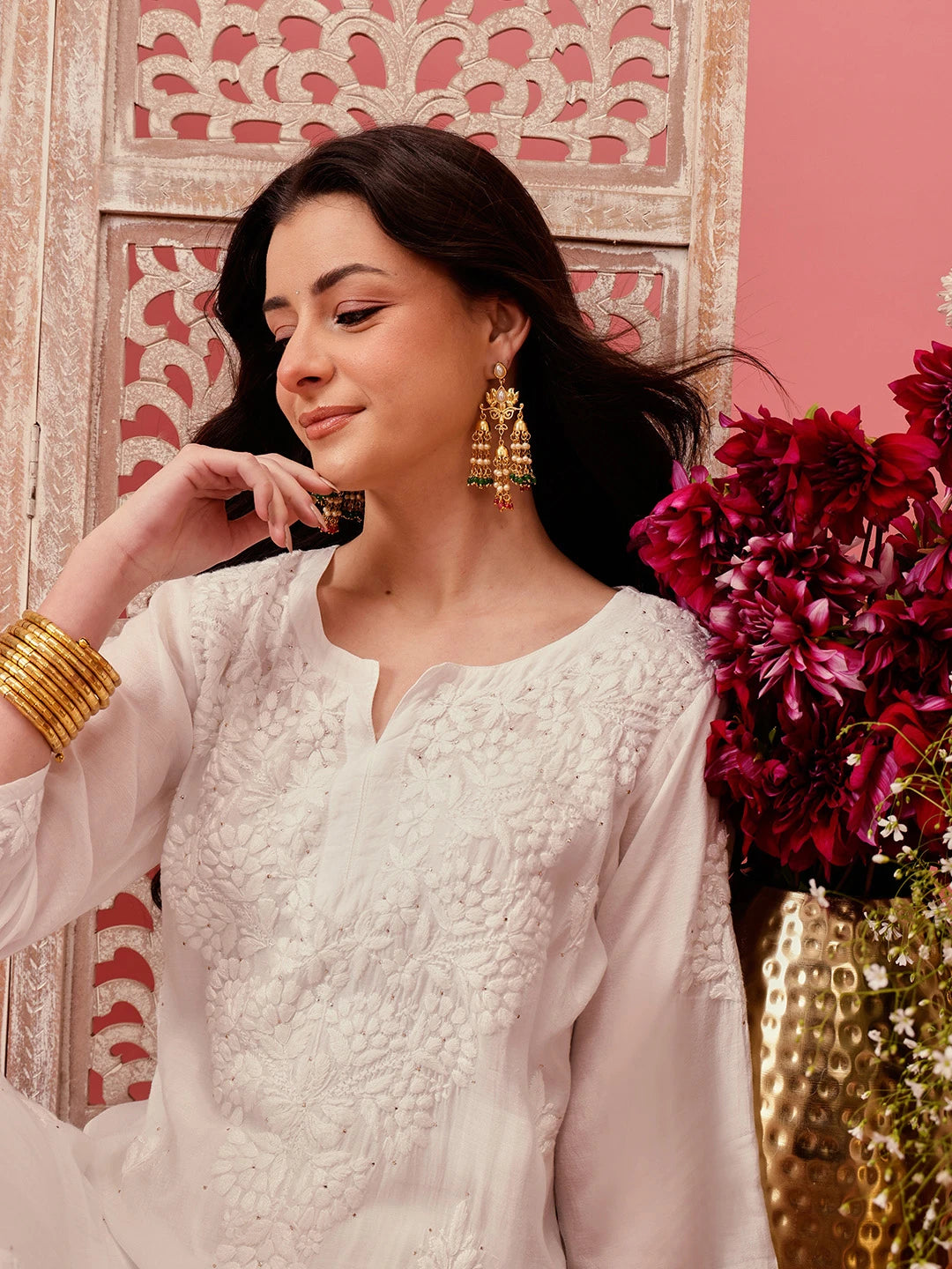 Ada Hand Embroidered White Muslin Lucknowi Chikankari Straight Kurta With Muqaish Work A411763