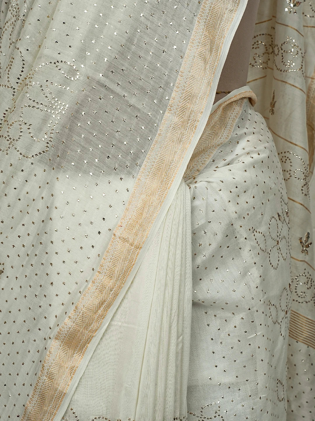 Ada Hand Embroidered White Chanderi Lucknowi Chikankari Saree and Blouse With Mukaish Work 01A683270