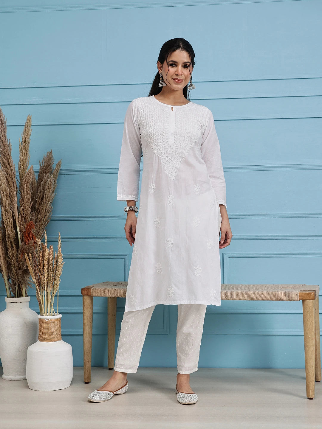 Ada Hand Embroidered White Cotton Lucknowi Chikankari Straight Kurta A411507