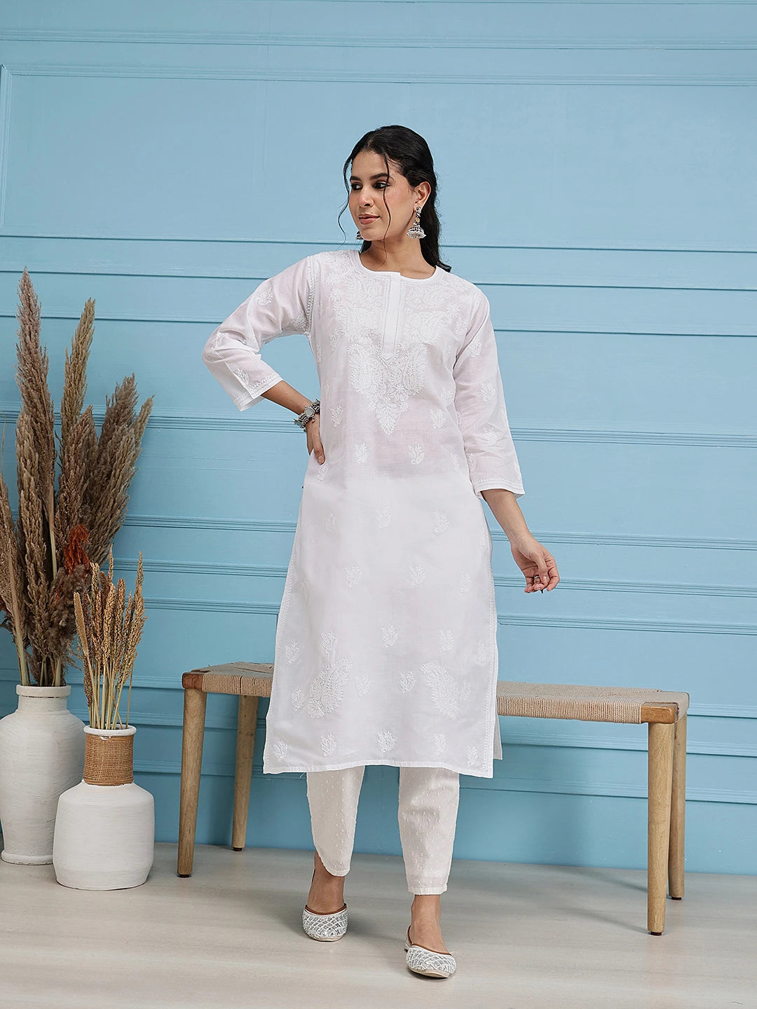 Ada Hand Embroidered White Cotton Lucknowi Chikankari Straight Kurta A100292