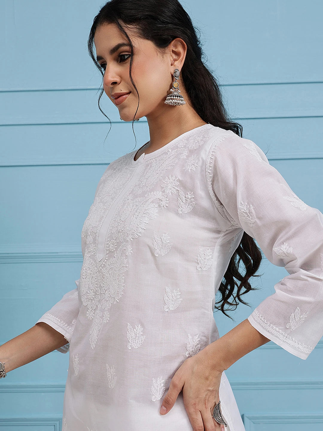 Ada Hand Embroidered White Cotton Lucknowi Chikankari Straight Kurta A100292