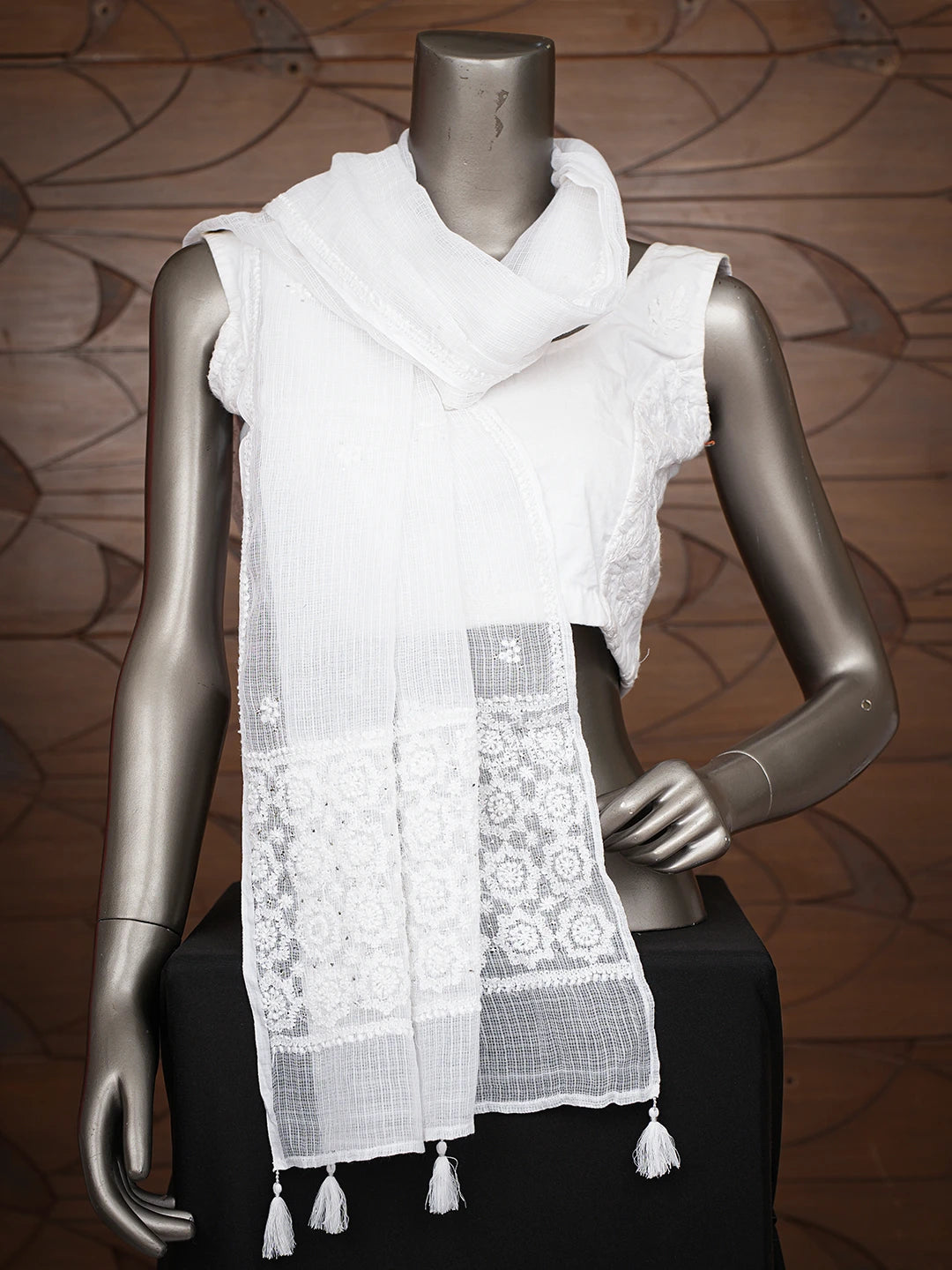 Ada Hand Embroidered White Kota Lucknowi Chikankari Stole With Muqaish Work 01A758868