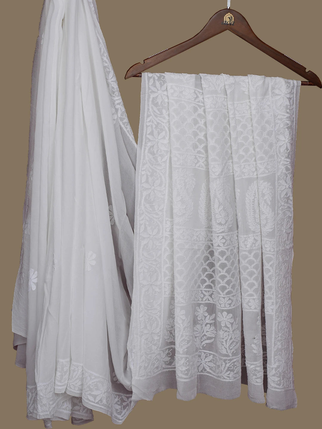 Ada Hand Embroidered White Viscose Georgette Lucknowi Chikankari Saree With Blouse 01A785292
