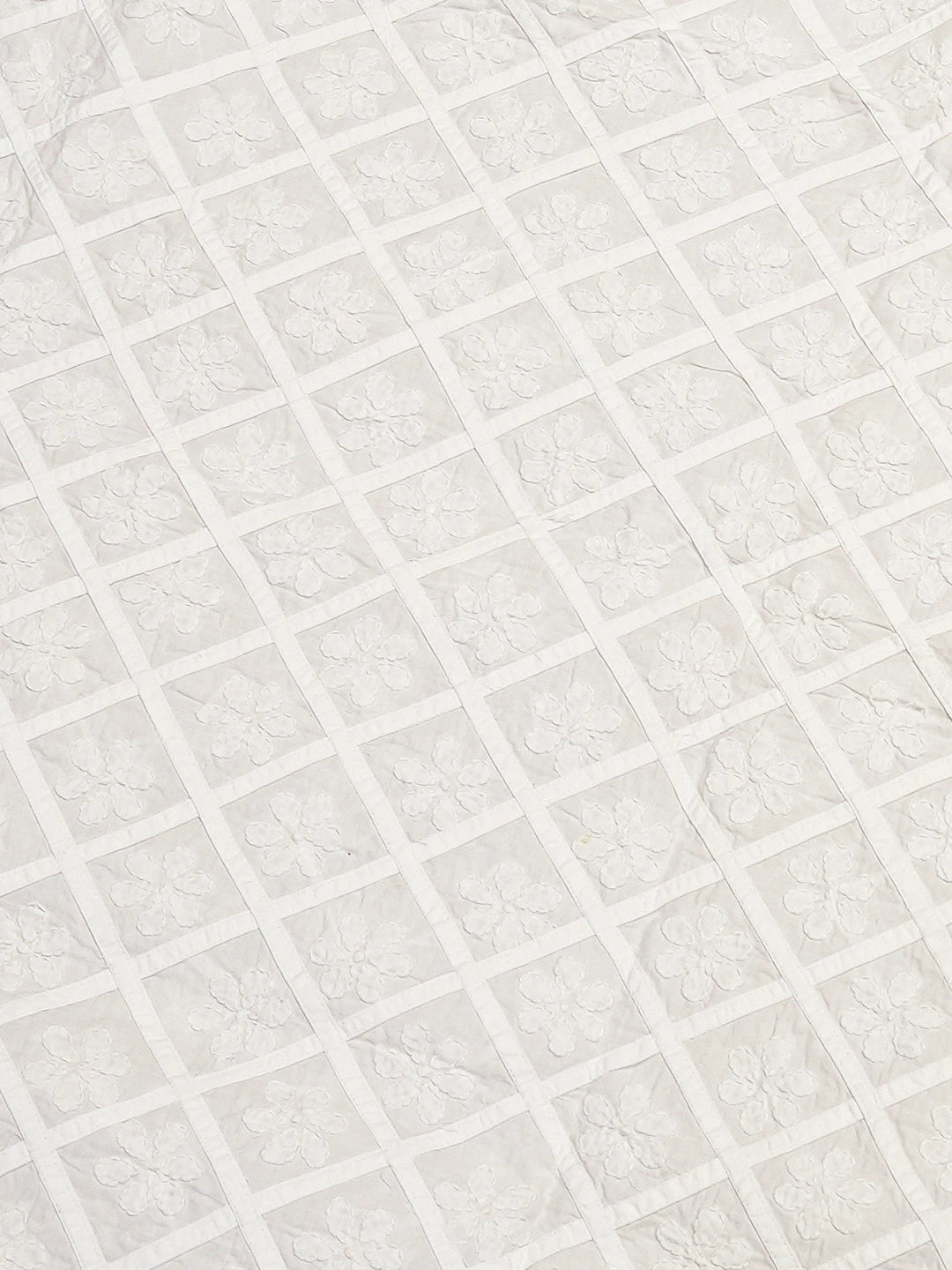 Ada Hand Embroidered White Cotton Lucknowi Chikankari Bed Sheet With Pillow Cover Set 01A793020