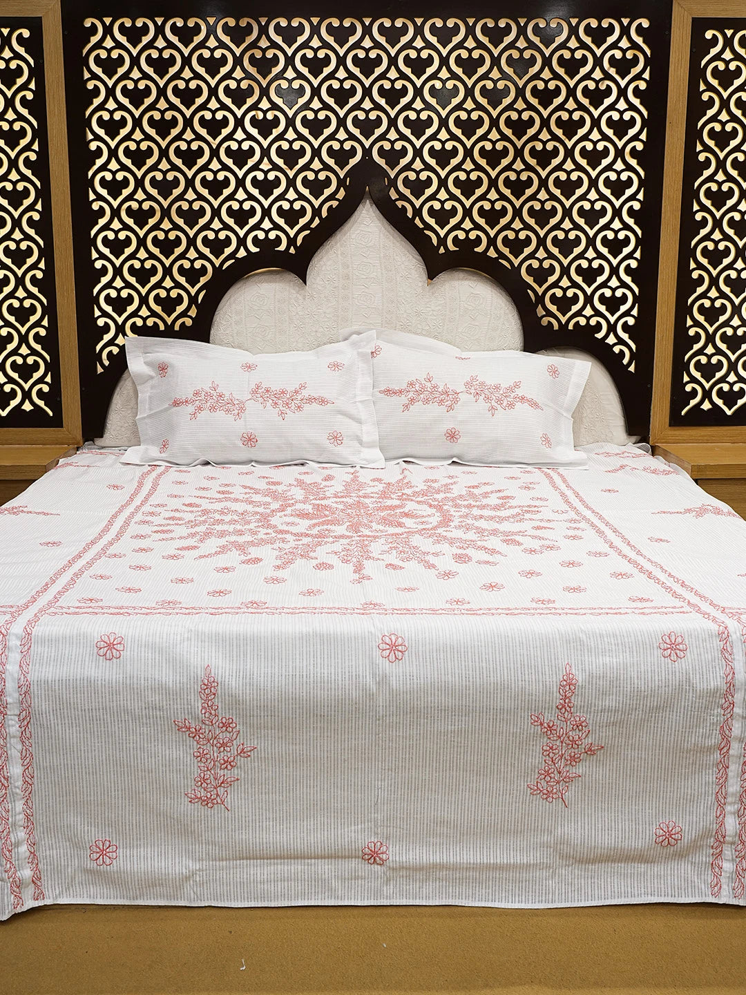 Ada Hand Embroidered White Cotton Lucknowi Chikankari Bed Sheet With Pillow Cover Set 01A661164