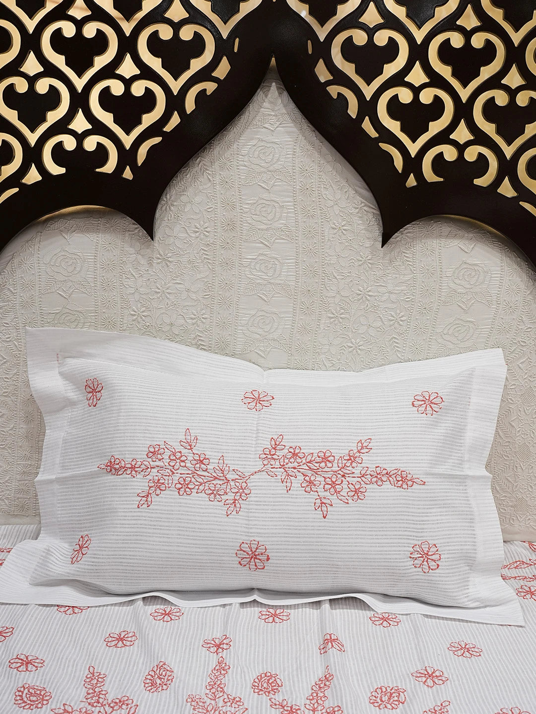 Ada Hand Embroidered White Cotton Lucknowi Chikankari Bed Sheet With Pillow Cover Set 01A661164