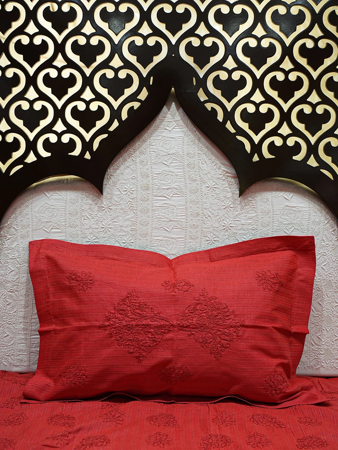Ada Hand Embroidered Red Cotton Lucknowi Chikankari Bed Sheet With Pillow Cover Set 01A800411