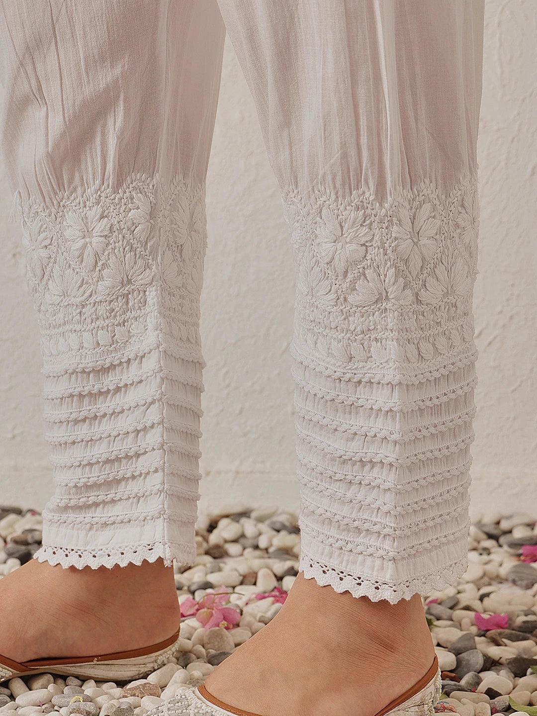Ada Hand Embroidered White Cotton Lucknowi Chikankari Co-Ord Set A811325