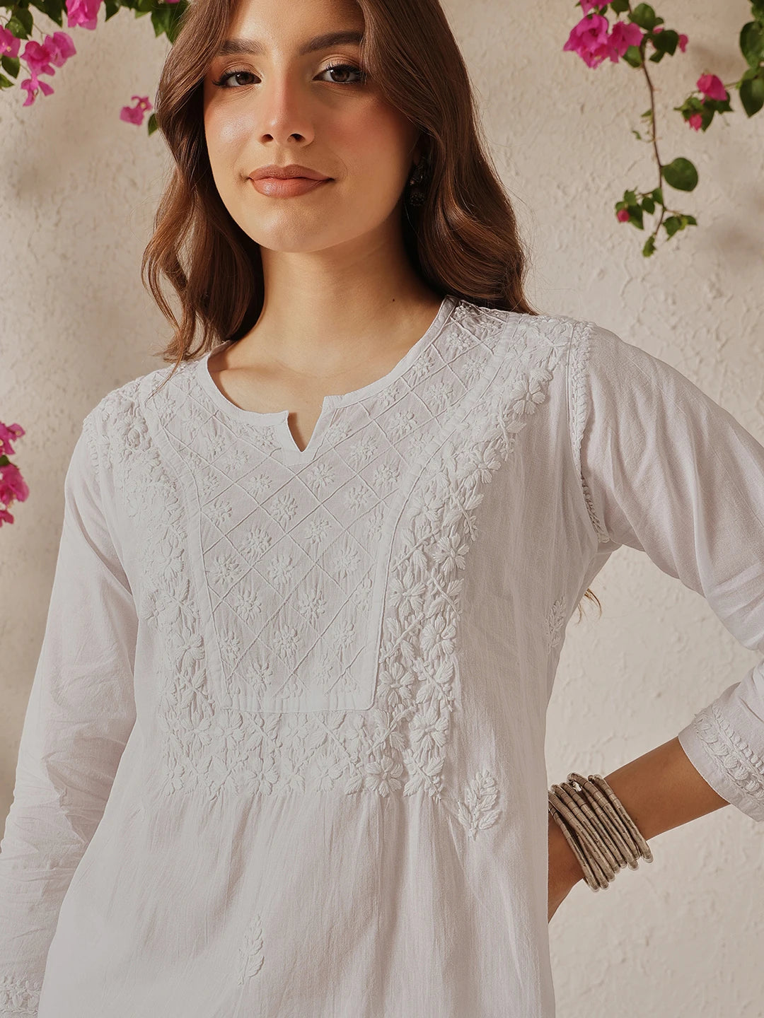 Ada Hand Embroidered White Cotton Lucknowi Chikankari Co-Ord Set A811329._6