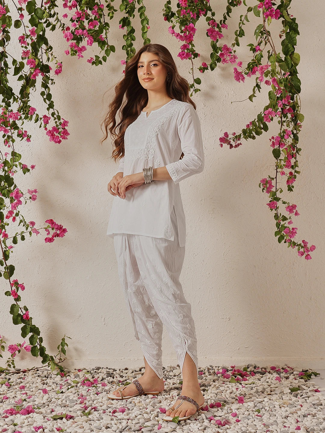 Ada Hand Embroidered White Cotton Lucknowi Chikankari Co-Ord Set A811329._3